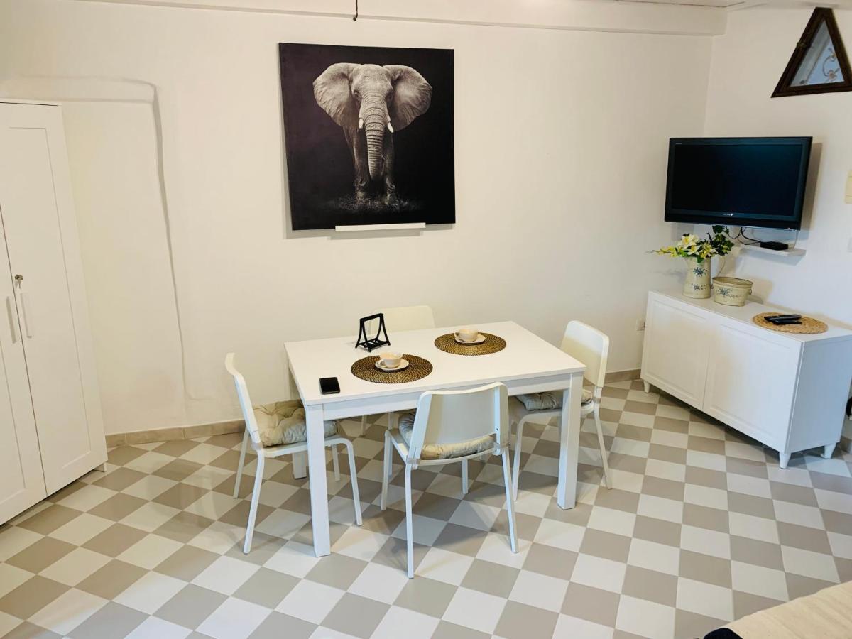 Wonderful Apartment In Old Alghero Exteriör bild